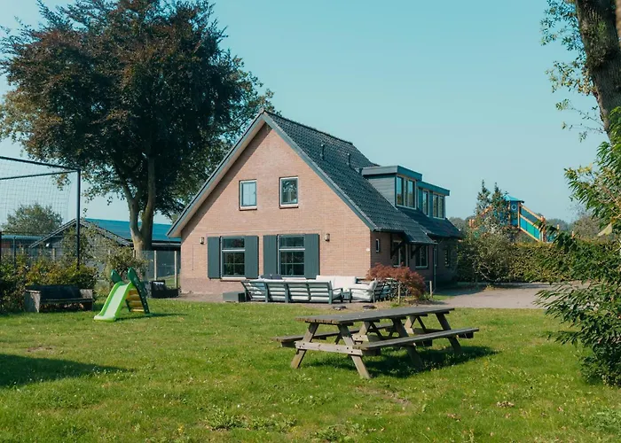 Semesterbostad Groepsboerderij | 20 Personen *